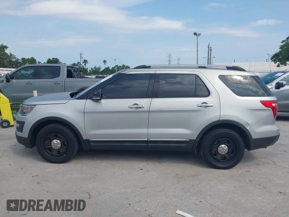 2018 Ford Police Interceptor Utility z VIN 1FM5K8AR4JGC95328, wystawiony jako IAAI lot #42295227 z przebiegiem 119 872 mil mil oraz . Historia ofert i sprzedaży dostępna na DreamBid. Obrazek 14.