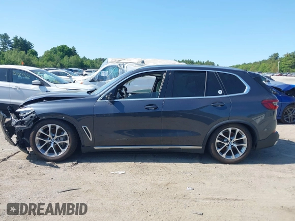 2020 BMW X5 xDrive40i with VIN 5UXCR6C06L9B16189, listed as a IAAI auction lot 42364103 with Not provided miles and . Bid and sale history available at DreamBid. Image 14.