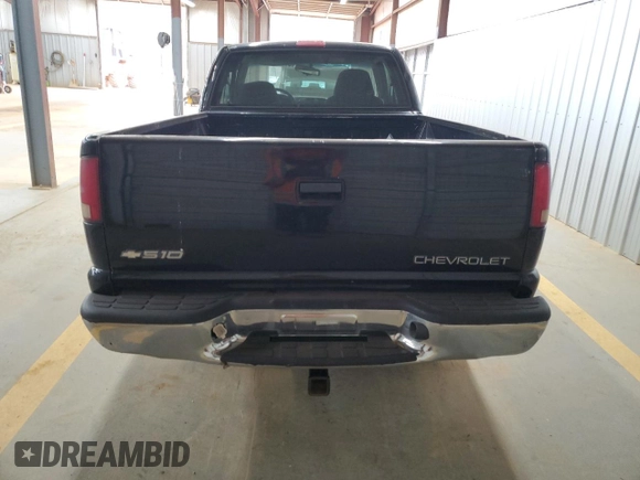 2001 Chevrolet S-10 LS with VIN 1GCCS19W518137894, listed as a Copart auction lot 51123925 with Not Provided miles and Salvage Title. Bid and sale history available at DreamBid. Image 6.