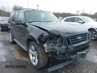 2010 Ford Explorer z VIN 1FMEU8DE5AUA85647, wystawiony jako IAAI lot #41534833 z przebiegiem 129 925 mil mil oraz . Historia ofert i sprzedaży dostępna na DreamBid. Obrazek 6.