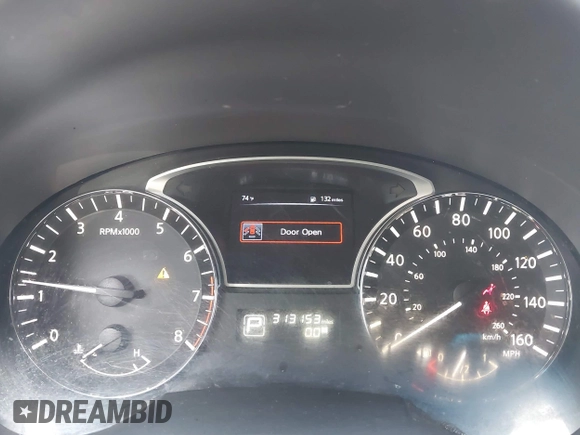2015 Nissan Altima S with VIN 1N4AL3AP2FN379061, listed as a IAAI auction lot 41995960 with 313,153 mi miles and . Bid and sale history available at carsss.com. Image 7.