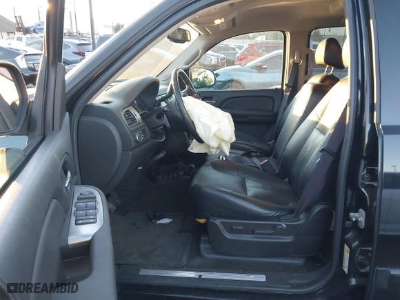 2007 Chevrolet Suburban LT with VIN 3GNFC16077G248080, listed as a IAAI auction lot 41289912 with 129,622 mi miles. Bid and sale history available at carsss.com. Image 5.