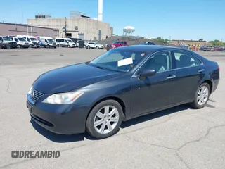 2008 Lexus ES 330 z VIN JTHBJ46G982162693, wystawiony jako IAAI lot #42286480 z przebiegiem 121 834 mil mil oraz . Historia ofert i sprzedaży dostępna na DreamBid. Obrazek 2.