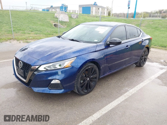 2019 Nissan Altima 2.5 SR with VIN 1N4BL4CV0KC179789, listed as a IAAI auction lot 41989401 with 82,028 mi miles. Bid and sale history available at carsss.com. Image 2.