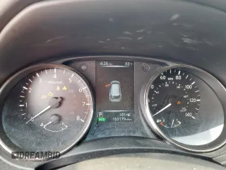 2017 Nissan Rogue SV z VIN JN8AT2MT4HW408073, wystawiony jako Copart lot #57068815 z przebiegiem 150 179 mil mil oraz Szkoda całkowita • Salvage title. Historia ofert i sprzedaży dostępna na DreamBid. Obrazek 9.