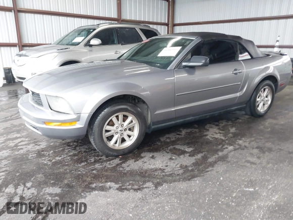 2007 Ford Mustang Deluxe with VIN 1ZVFT84N375264491, listed as a IAAI auction lot 41946983 with 196,314 mi miles and . Bid and sale history available at carsss.com. Image 2.