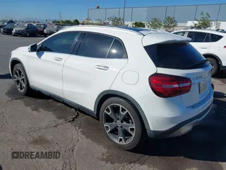 2020 Mercedes-Benz GLA 250 z VIN WDCTG4GB1LU022698, wystawiony jako IAAI lot #36984414 z przebiegiem 19 705 mil mil oraz . Historia ofert i sprzedaży dostępna na DreamBid. Obrazek 3.