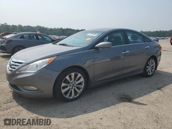 2013 Hyundai Sonata SE z VIN 5NPEC4AC2DH557370, wystawiony jako Copart lot #59120895 z przebiegiem 180 932 mil mil oraz Szkoda całkowita • Salvage title. Historia ofert i sprzedaży dostępna na DreamBid. Obrazek 1.