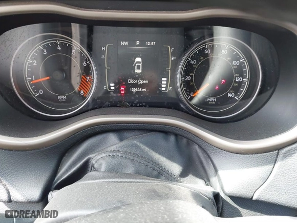 2015 Jeep Cherokee Latitude with VIN 1C4PJLCS8FW720551, listed as a IAAI auction lot 41693579 with NaN miles. Bid and sale history available at carsss.com. Image 7.