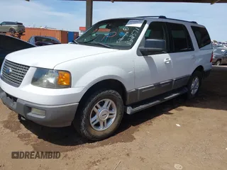 2004 Ford Expedition Special Service with VIN 1FMPU16L14LB22571, listed as a IAAI auction lot 41941673 with 1 mi miles. Bid and sale history available at carsss.com. Image 2.