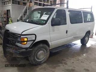 2006 Ford Econoline Passenger XL with VIN 1FBNE31LX6DB02171, listed as a IAAI auction lot 42084666 with 86,624 mi miles. Bid and sale history available at carsss.com. Image 2.