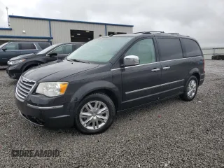 2010 Chrysler Town & Country Limited z VIN 2A4RR6DX4AR167065, wystawiony jako Copart lot #51851095 z przebiegiem 197 726 mil mil oraz Szkoda całkowita • Salvage title. Historia ofert i sprzedaży dostępna na DreamBid. Obrazek 1.