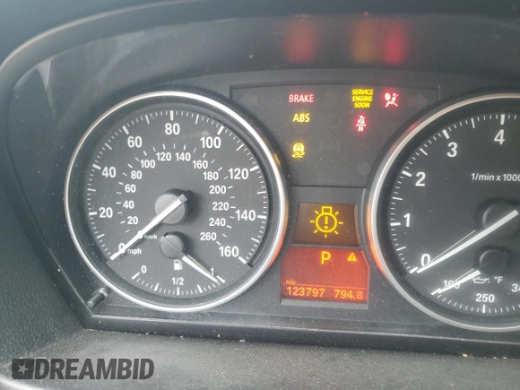 2012 BMW 3 Series 328i z VIN WBAKE3C55CE770542, wystawiony jako Copart lot #60290125 z przebiegiem 123 797 mil mil oraz Szkoda całkowita • Salvage title. Historia ofert i sprzedaży dostępna na DreamBid. Obrazek 9.