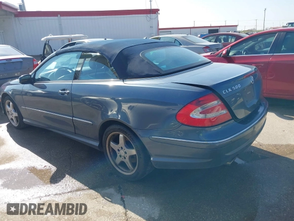 2004 Mercedes-Benz CLK 500 z VIN WDBTK75G04T005286, wystawiony jako IAAI lot #41523783 z przebiegiem 129 180 mil mil oraz . Historia ofert i sprzedaży dostępna na DreamBid. Obrazek 3.