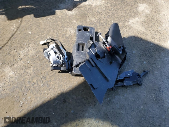 2021 Lexus NX 300 z VIN JTJDARDZ4M2251204, wystawiony jako Copart lot #52990215 z przebiegiem 58 947 mil mil oraz Szkoda całkowita • Salvage title. Historia ofert i sprzedaży dostępna na DreamBid. Obrazek 13.