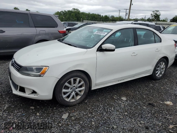 2013 Volkswagen Jetta SE with VIN 3VWDP7AJ8DM277587, listed as a Copart auction lot 58093815 with 136,608 mi miles and Salvage title. Bid and sale history available at DreamBid. Image 1.