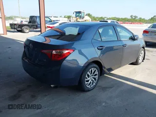 2019 Toyota Corolla L z VIN 2T1BURHE7KC183584, wystawiony jako IAAI lot #42302045 z przebiegiem 110 845 mil mil oraz . Historia ofert i sprzedaży dostępna na DreamBid. Obrazek 4.
