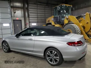 2019 Mercedes-Benz C 300 z VIN WDDWK8EB0KF826740, wystawiony jako Copart lot #47820995 z przebiegiem 97 318 mil mil oraz Szkoda całkowita • Salvage title. Historia ofert i sprzedaży dostępna na DreamBid. Obrazek 2.