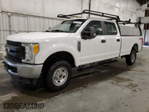 2017 Ford F-250 Lariat z VIN 1FT7W2B6XHEB62470, wystawiony jako Copart lot #57589055 z przebiegiem 131 273 mil mil oraz Czysty tytuł • Clean title. Historia ofert i sprzedaży dostępna na DreamBid. Obrazek 1.