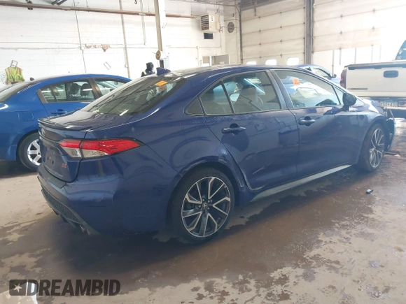 2020 Toyota Corolla SE with VIN 5YFS4RCE0LP028478, listed as a IAAI auction lot 41915973 with 31,587 mi miles. Bid and sale history available at carsss.com. Image 4.