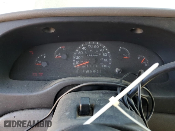 1999 Ford Econoline Wagon XL z VIN 1FBSS31S5XHB55809, wystawiony jako Copart lot #75565754 z przebiegiem 128 286 mil mil oraz Czysty tytuł • Clean title. Historia ofert i sprzedaży dostępna na DreamBid. Obrazek 9.