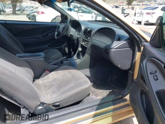 2000 Ford Mustang with VIN 1FAFP4445YF156141, listed as a IAAI auction lot 41933967 with 1 mi miles. Bid and sale history available at carsss.com. Image 5.