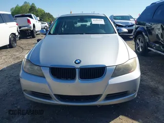 2007 BMW 3 Series 328i z VIN WBAVA33597FV65962, wystawiony jako IAAI lot #41991155 z przebiegiem 189 575 mil mil oraz . Historia ofert i sprzedaży dostępna na DreamBid. Obrazek 13.