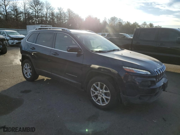 2016 Jeep Cherokee Altitude with VIN 1C4PJMCSXGW252863, listed as a Copart auction lot 88013815 with 137,492 mi miles and Salvage Title. Bid and sale history available at carsss.com. Image 4.