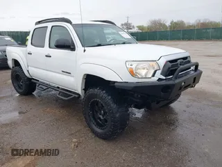2014 Toyota Tacoma with VIN 3TMLU4EN8EM139665, listed as a IAAI auction lot 41925143 with 190,690 mi miles and . Bid and sale history available at DreamBid. Image 1.