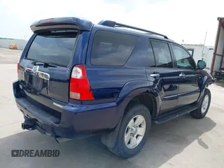 2007 Toyota 4Runner SR5 with VIN JTEZU14R070088127, listed as a IAAI auction lot 41938132 with 289,180 mi miles. Bid and sale history available at carsss.com. Image 4.