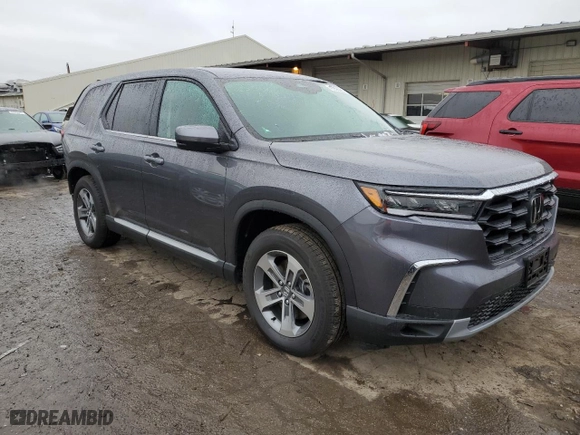 2025 Honda Pilot EX-L with VIN 5FNYG1H44SB040047, listed as a Copart auction lot 43359925 with 4,896 mi miles and Salvage Title. Bid and sale history available at carsss.com. Image 4.