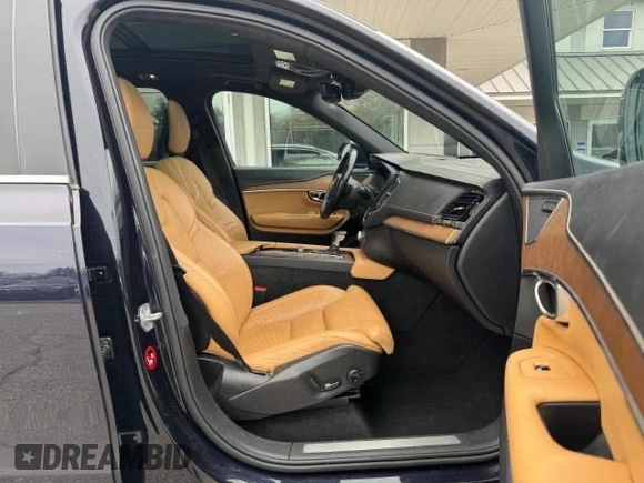 2017 Volvo XC90 Inscription with VIN YV4A22PL5H1131633, listed as a Copart auction lot 53625945 with 192,154 mi miles and Clean Title. Bid and sale history available at carsss.com. Image 5.