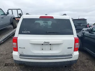 2016 Jeep Patriot High Altitude Edition with VIN 1C4NJRFB9GD808902, listed as a IAAI auction lot 41919059 with 123,265 mi miles. Bid and sale history available at carsss.com. Image 16.