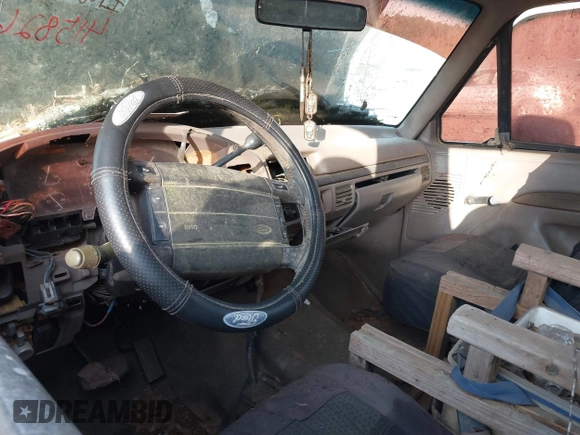 1996 Ford Bronco Custom with VIN 1FMEU15H4TLA86037, listed as a IAAI auction lot 41582668 with 1 mi miles. Bid and sale history available at carsss.com. Image 5.