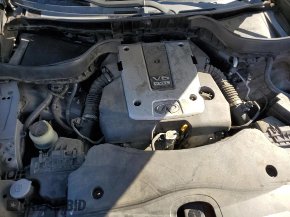 2015 Infiniti QX70 with VIN JN8CS1MU7FM382222, listed as a Copart auction lot 46942735 with 109,925 mi miles and Clean Title. Bid and sale history available at DreamBid. Image 13.