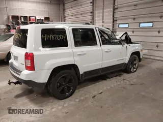 2015 Jeep Patriot Limited with VIN 1C4NJRCB8FD188966, listed as a IAAI auction lot 41487004 with 150,646 mi miles and . Bid and sale history available at DreamBid. Image 4.