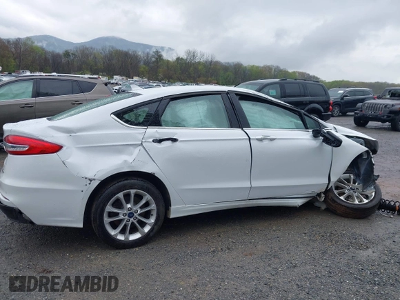 2020 Ford Fusion SE z VIN 3FA6P0LU2LR219671, wystawiony jako IAAI lot #41996821 z przebiegiem Nie podano mil oraz . Historia ofert i sprzedaży dostępna na DreamBid. Obrazek 15.