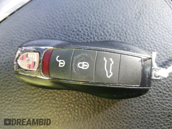 2013 Porsche Cayenne S с VIN WP1AB2A28DLA86543, выставлен на аукционе IAAI как лот 41764426 с пробегом 105 814 миль миль и . История ставок и продаж доступна на DreamBid. Изображение 11.