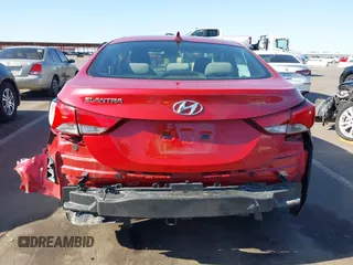 2014 Hyundai Elantra SE z VIN KMHDH4AE3EU215699, wystawiony jako IAAI lot #42096176 z przebiegiem 82 209 mil mil oraz . Historia ofert i sprzedaży dostępna na DreamBid. Obrazek 16.