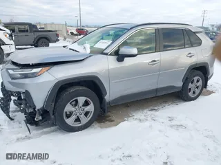 2022 Toyota RAV4 Hybrid XLE with VIN JTMRWRFV4ND568071, listed as a IAAI auction lot 41352014 with 47,513 mi miles. Bid and sale history available at carsss.com. Image 17.