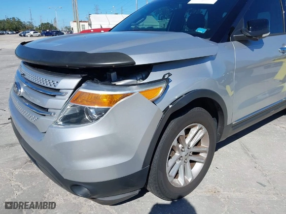 2014 Ford Explorer XLT with VIN 1FM5K7D98EGB66763, listed as a IAAI auction lot 40933042 with 126,929 mi miles. Bid and sale history available at carsss.com. Image 17.