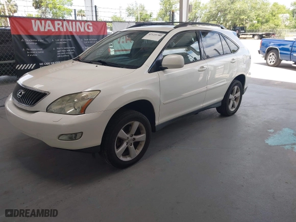 2006 Lexus RX 330 with VIN 2T2HA31U76C105888, listed as a IAAI auction lot 42125780 with 207,299 mi miles. Bid and sale history available at carsss.com. Image 2.