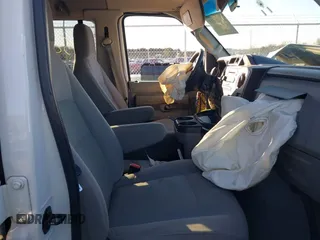 2010 Ford Econoline Passenger XL с VIN 1FBSS3BLXADA00923, выставлен на аукционе IAAI как лот 41327434 с пробегом 229 175 миль миль и . История ставок и продаж доступна на DreamBid. Изображение 5.