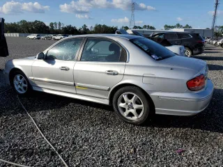 2005 Hyundai Sonata GLS with VIN KMHWF35HX5A167116, listed as a Copart auction lot 77256824 with 121,718 mi miles and Salvage Title. Bid and sale history available at carsss.com. Image 2.