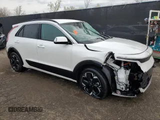 2024 Kia Niro Wind with VIN KNDCR3L17R5122752, listed as a Copart auction lot 54700365 with 11,446 mi miles and Clean Title. Bid and sale history available at DreamBid. Image 4.