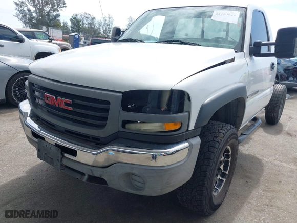 2006 GMC Sierra 2500HD Work Truck with VIN 1GTHC24U36E260455, listed as a IAAI auction lot 41753820 with 1 mi miles. Bid and sale history available at carsss.com. Image 6.