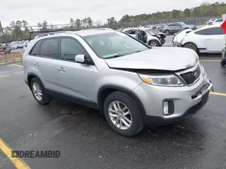 2015 Kia Sorento LX with VIN 5XYKTCA63FG610482, listed as a IAAI auction lot 41846658 with 120,529 mi miles. Bid and sale history available at carsss.com. Image 1.