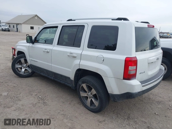 2016 Jeep Patriot Latitude with VIN 1C4NJRFBXGD627551, listed as a IAAI auction lot 41716065 with 140,000 mi miles. Bid and sale history available at carsss.com. Image 3.