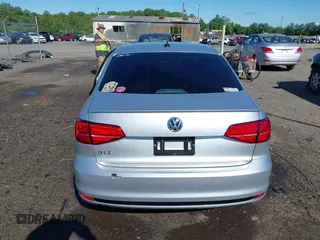 2015 Volkswagen Jetta GLI SEL с VIN 3VW4S7AJXFM345552, выставлен на аукционе IAAI как лот 42202133 с пробегом 111 303 миль миль и . История ставок и продаж доступна на DreamBid. Изображение 16.