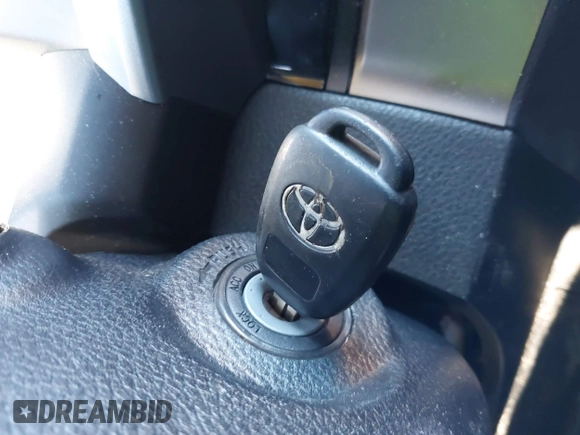 2018 Toyota Tacoma SR with VIN 3TMCZ5AN3JM138480, listed as a IAAI auction lot 41080910 with 99,225 mi miles. Bid and sale history available at carsss.com. Image 11.